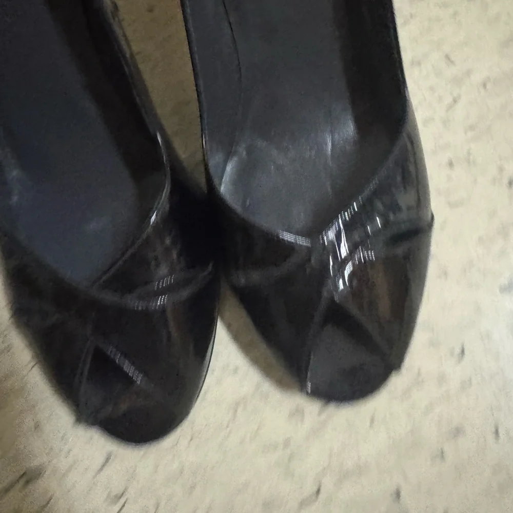 Stuart Weitzman Black Patent Leather Peep Toe Heels | Size 9.5M